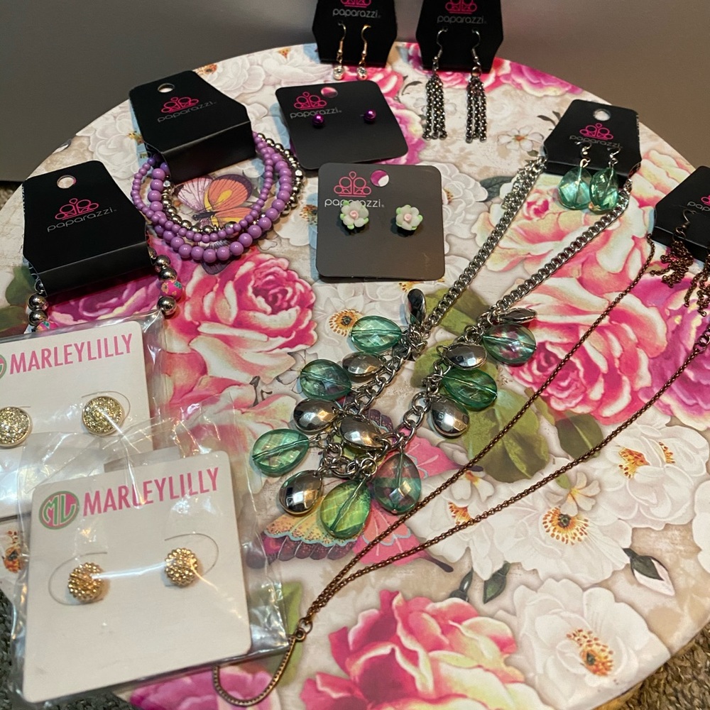Fashion jewelry lot